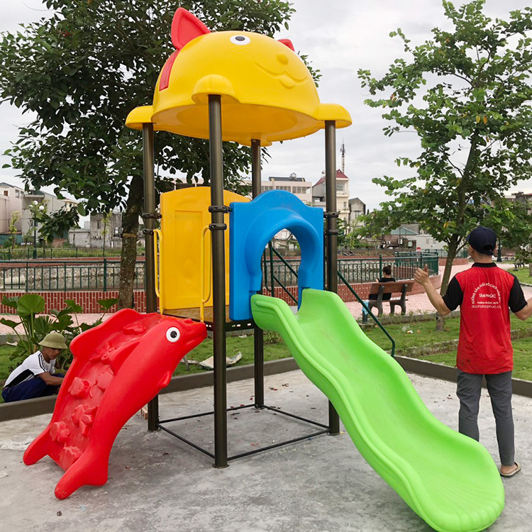 Cầu trượt liên hoàn ngoài trời máng đơn 1 khối mái Mèo SC1-003