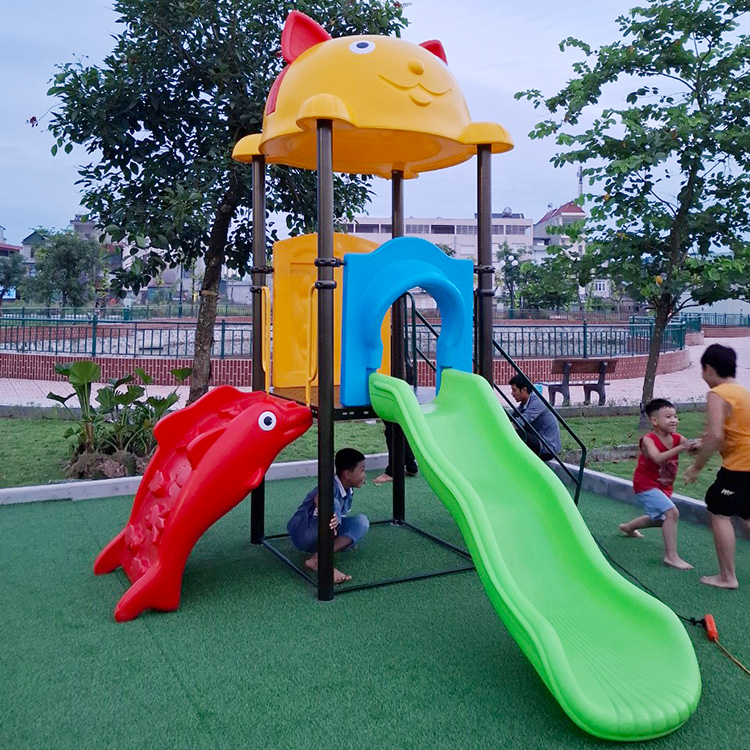 Cầu trượt liên hoàn ngoài trời máng đơn 1 khối mái Mèo SC1-003