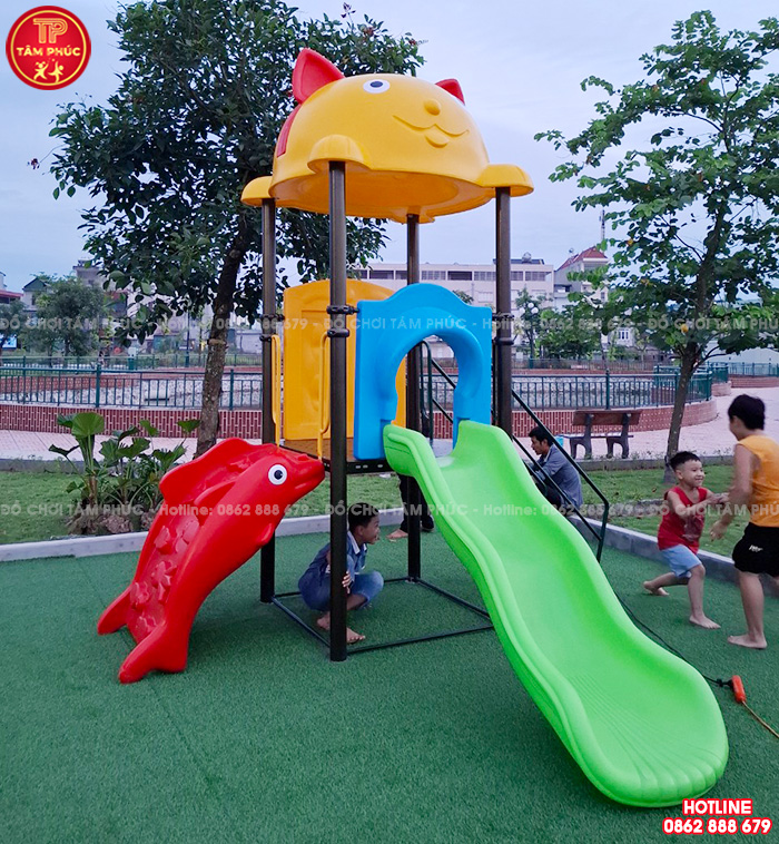 Cầu trượt liên hoàn ngoài trời máng đơn 1 khối mái Mèo SC1-003