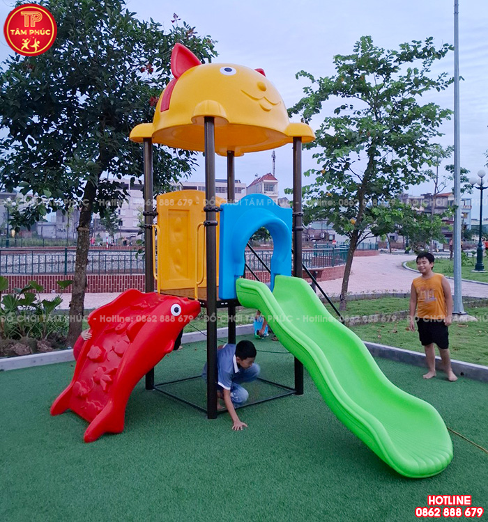 Cầu trượt liên hoàn ngoài trời máng đơn 1 khối mái Mèo SC1-003