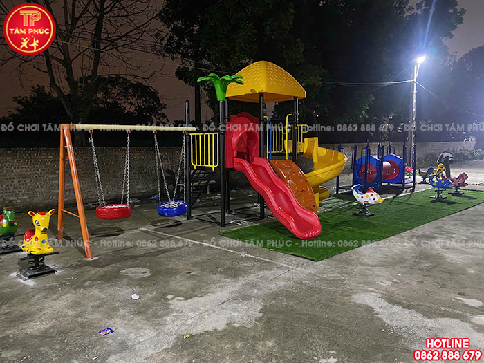 Cầu trượt liên hoàn ngoài trời 2 khối xích đu mái Quả Bí SC1-026