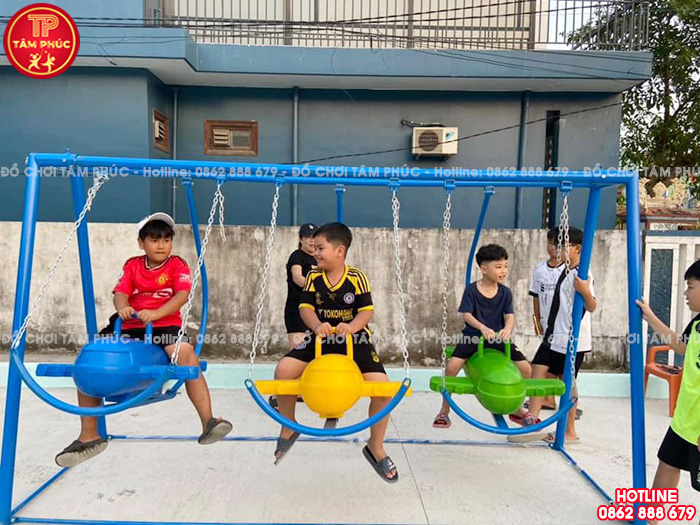 Xích đu 3 con giống ngoài trời cho trẻ em giá rẻ SC4-004