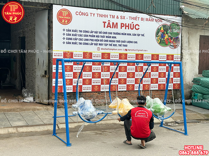 Xích đu 3 con giống ngoài trời cho trẻ em giá rẻ SC4-004