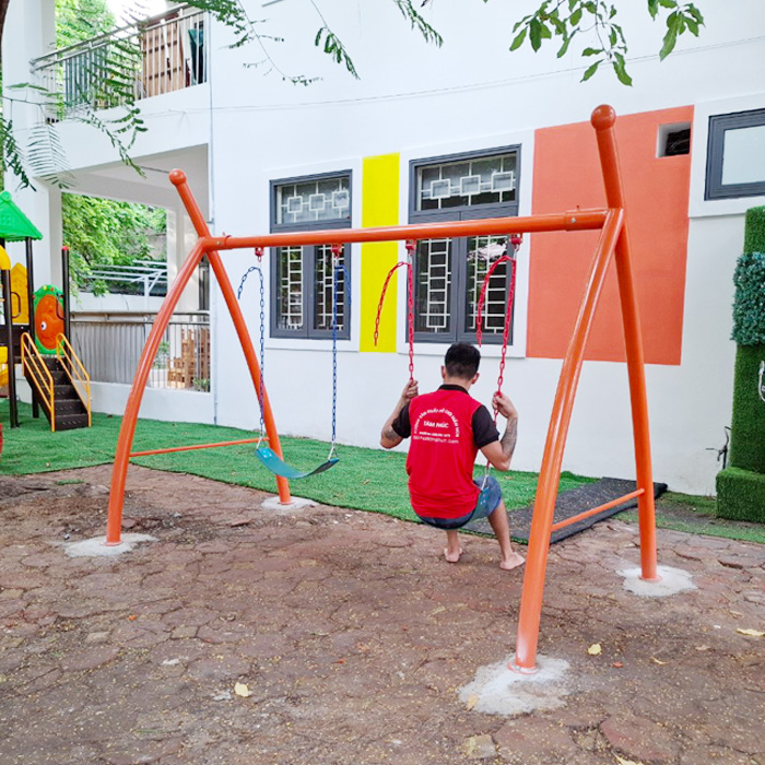 Xích đu ngoài trời cho bé 2 ghế khung chữ A cong SC4-006
