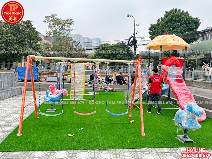 Xích đu cho bé ngoài trời 3 ghế ngồi giá rẻ SC4-007