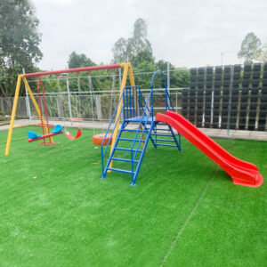 Xích đu ngoài trời cho bé 3 ghế kèm cầu trượt máng đơn SC4-013