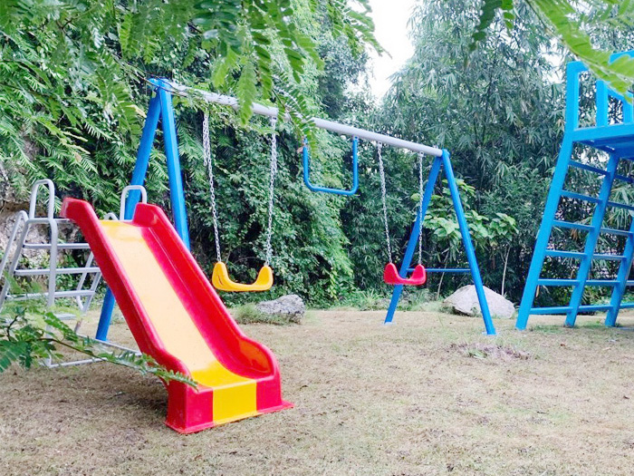 Xích đu cho bé 2 ghế kèm cầu trượt máng đơn ngoài trời SC4-014