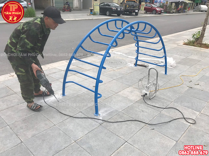 Thang leo trèo cho bé 1 cạnh cong ngoài trời SC7-005