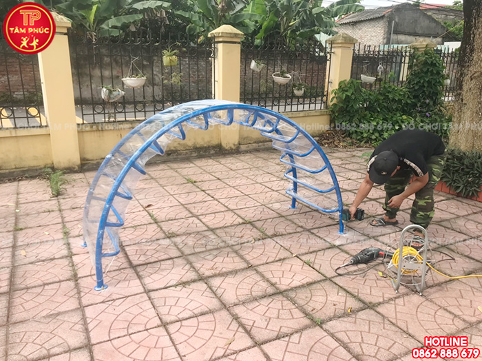 Thang leo trèo cho bé 1 cạnh cong ngoài trời SC7-005
