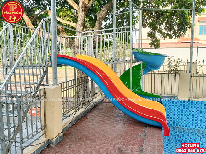 Cầu trượt bể bơi máng xoắn Composite cho bé SC9-010