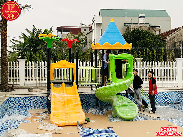 Cầu trượt liên hoàn trẻ em cho bể bơi mái lâu đài SC9-016