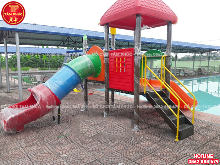 Cầu trượt liên hoàn ngoài trời xích đu cho hồ bơi của bé SC9-017