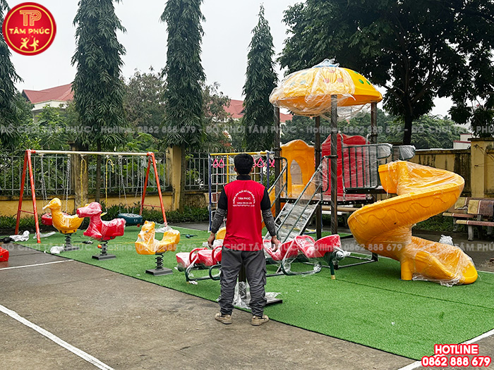 Công trình thi công lắp đặt sân chơi trẻ em ngoài trời tại nhà văn hóa ở tỉnh Thanh Hóa