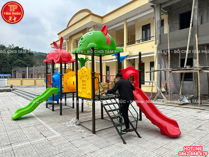 Thi công lắp đặt sân chơi trẻ em ngoài trời tại trường mầm non ở Phú Thọ