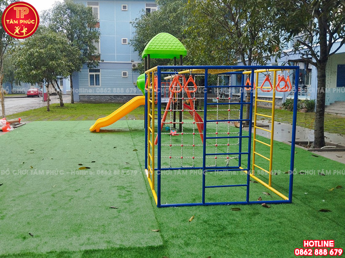 Lắp đặt đồ chơi cho sân chơi trẻ em ngoài trời khu tập thể tại tỉnh Thanh Hoá.