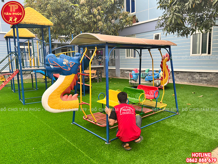 Lắp đặt đồ chơi cho sân chơi trẻ em ngoài trời khu tập thể tại tỉnh Thanh Hoá.