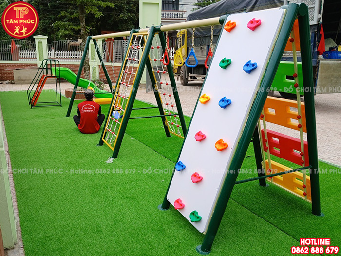Lắp đặt sân chơi trẻ em ngoài trời cho trường mầm non tại Hòa Bình