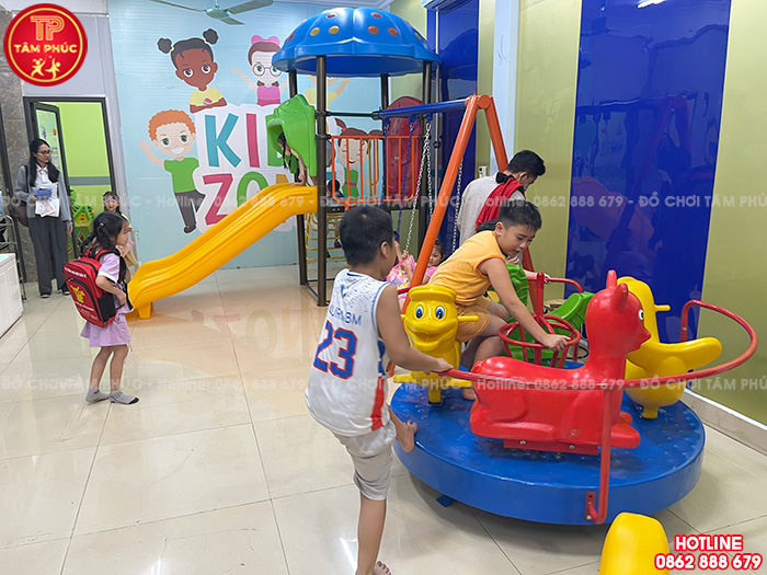 Lắp đặt đồ chơi trẻ em cho trường mầm non tư thục tại Hà Nội