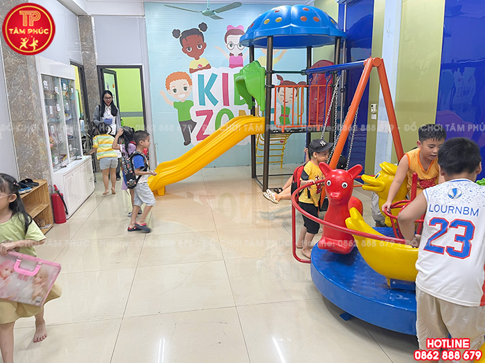 Lắp đặt đồ chơi trẻ em cho trường mầm non tư thục tại Hà Nội