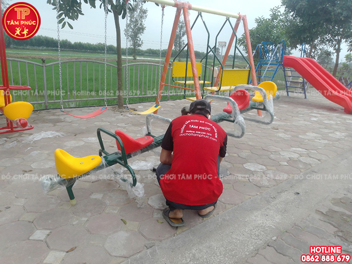 Thi công lắp đặt sân chơi trẻ em ngoài trời cho sân cộng đồng tại tỉnh Nam Định