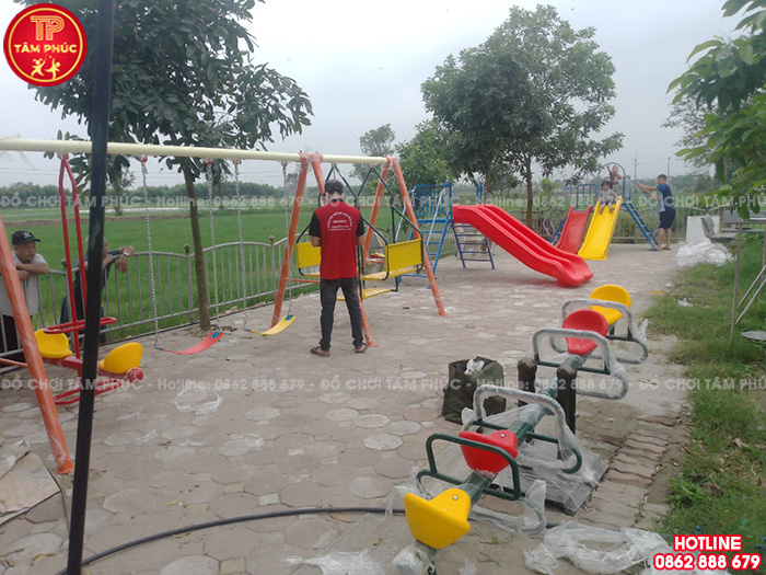 Thi công lắp đặt sân chơi trẻ em ngoài trời cho sân cộng đồng tại tỉnh Nam Định