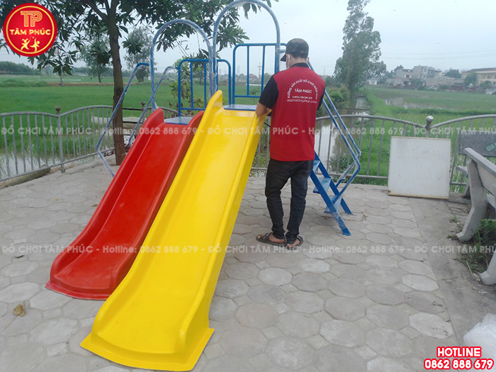 Thi công lắp đặt sân chơi trẻ em ngoài trời cho sân cộng đồng tại tỉnh Nam Định