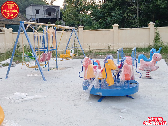 Công trình lắp đặt sân chơi trẻ em ngoài trời cho nhà văn hoá tại Hoà Bình