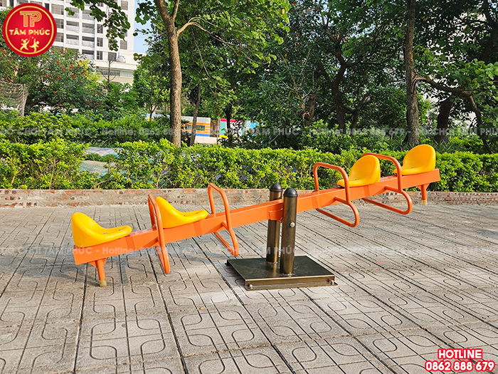 Thi công lắp đặt sân chơi trẻ em ngoài trời khu chung cư ở Hà Đông, Hà Nội