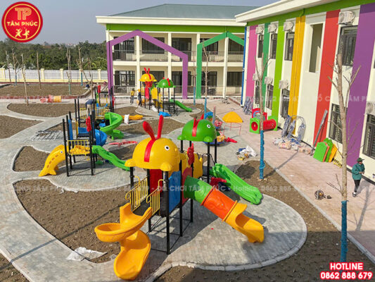 Tiêu chuẩn an toàn khi thi công sân chơi trẻ em ngoài trời cho trường mầm non