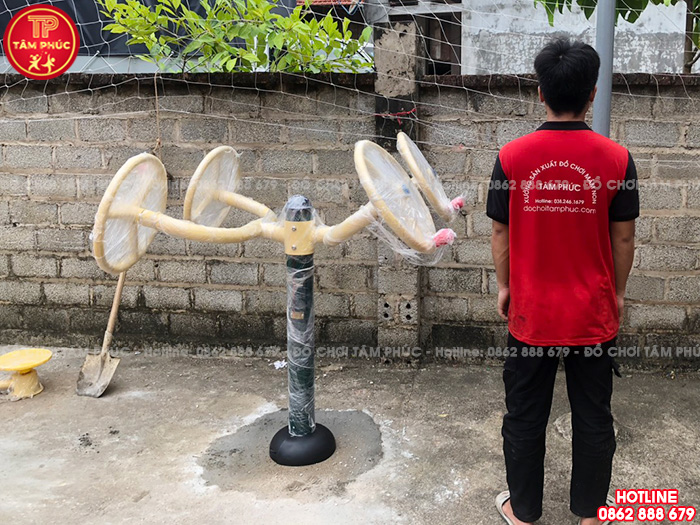 Lắp đặt đồ chơi cho sân chơi trẻ em ngoài trời tại nhà văn hoá thuộc tỉnh Hà Nam