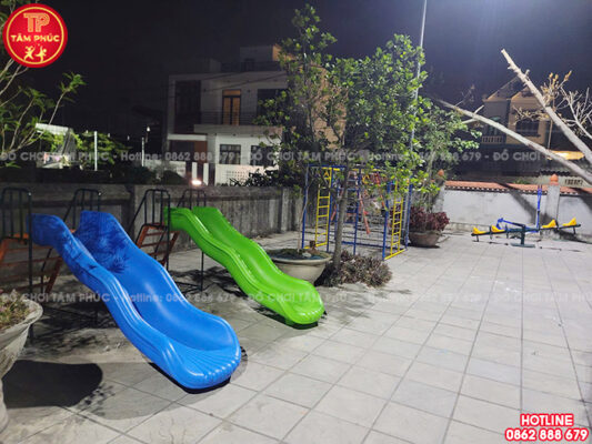 Lắp đặt đồ chơi ngoài trời cho sân nhà văn hoá thôn tại tỉnh Bắc Giang