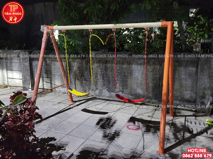 Xích đu 2 chỗ ngồi ngoài trời cho bé